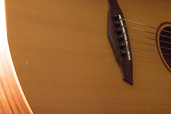 Akustik gitar kapatmak 