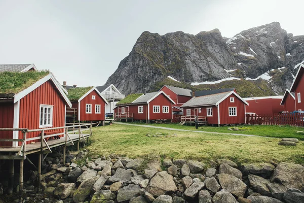 Pandangan Panorama Tradisional Pemancing Skandinavia Rumah Rorbus Pegunungan Nordik Lanskap — Stok Foto