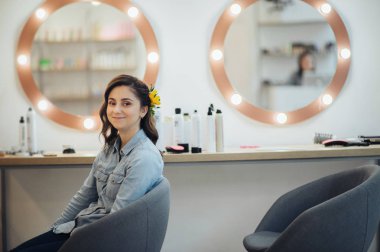 Düğün hazırlığı. Düğün töreni öncesi gelin hazırlığı 