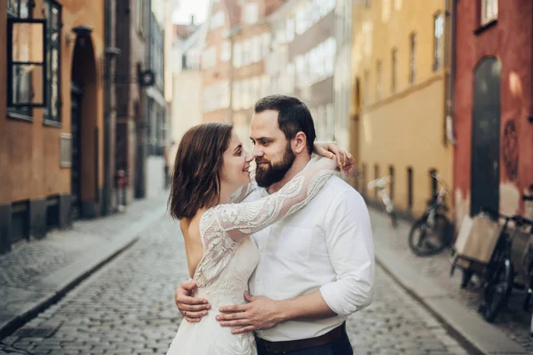 Happy romantic young couple celebrating their marriage. — Stock Photo, Image