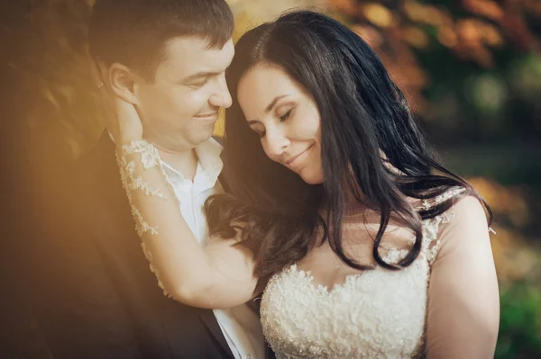 Fechar Vista Retrato Jovem Alegre Casal Recém Casado — Fotografia de Stock