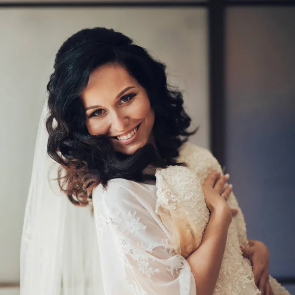 Giovane Sposa Elegante Che Prepara Cerimonia Nozze Camera Albergo — Foto Stock