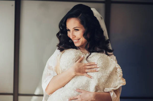 Giovane Sposa Elegante Che Prepara Cerimonia Nozze Camera Albergo — Foto Stock