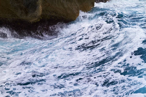 Mar azul ventoso - el poder de la naturaleza —  Fotos de Stock