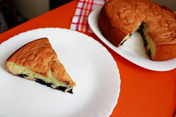 Шматок Чорничного Пирога Тарілці — стокове фото