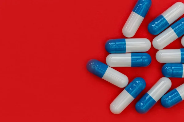 Close View Pills Capsules Bright Red Background — Stock Photo, Image