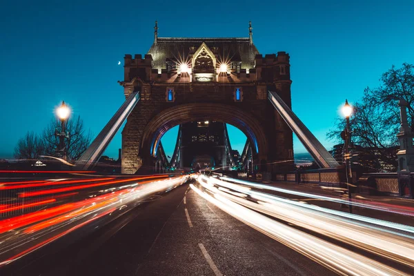 Sentieri Semaforici Sul Tower Bridge Sullo Skyline Londra Notte — Foto Stock