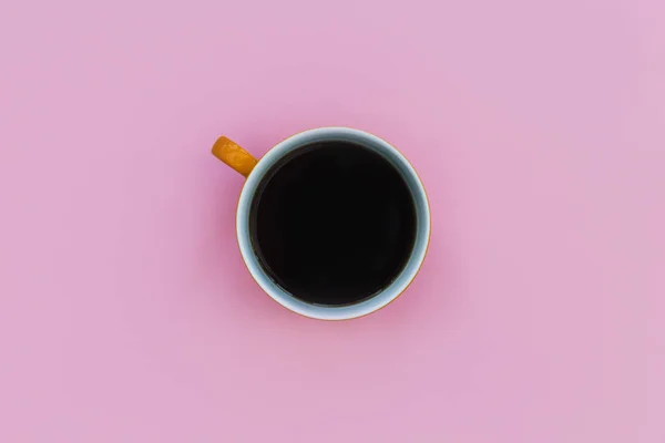 Ελάχιστη Καφές Κύπελλο Κάτοψη Φωτεινό Ροζ Χρώμα Φόντου — Φωτογραφία Αρχείου