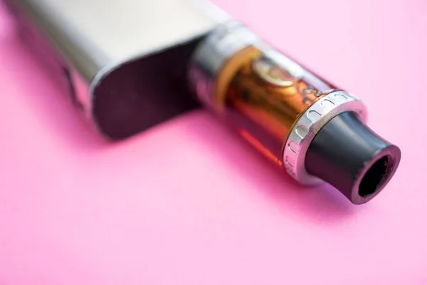 Caneta Vape Metal Eletrônico Cigarro Vaping Fundo Rosa — Fotografia de Stock