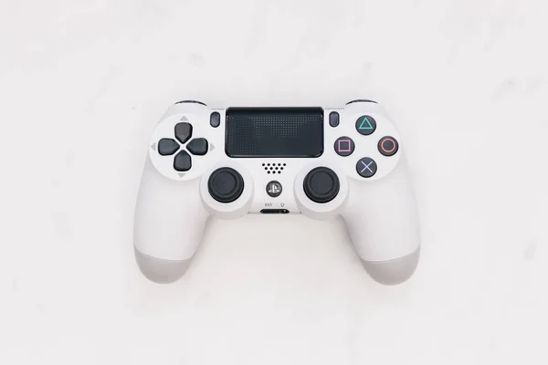 London - 06. September 2019: Videospiele Playstation White Gamin — Stockfoto