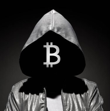 Bitcoin logo ile örtünün karanlık yüzüne adamla