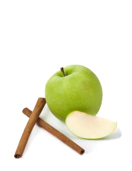 Зображення Зеленого Яблука Двох Паличок Кориці Білому Тлі Стокова Картинка