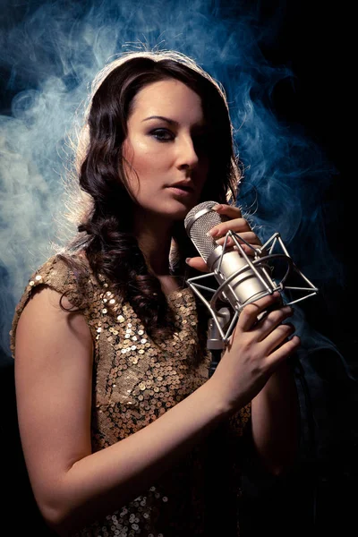 Picture Beautiful Singer Gold Dress Studio Microphone Steam — Stock Photo, Image