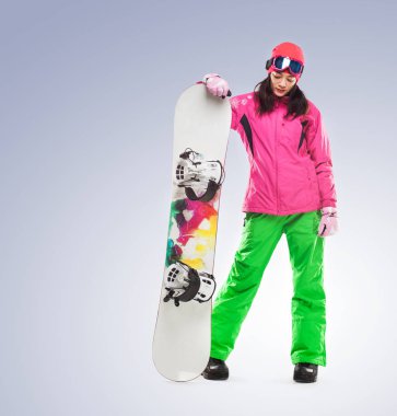 snowboard Studio izole arka plan üzerinde güzel bir kadınla.