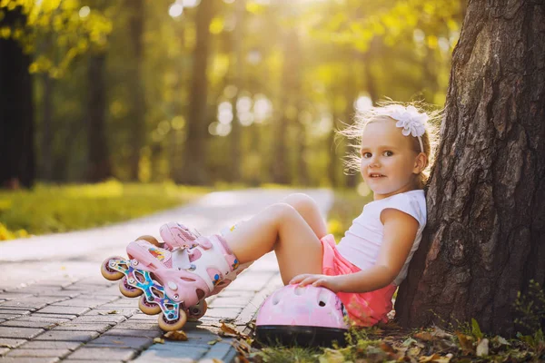 Smiling Little Girl Roller Skates Summer Park — Stock Photo, Image