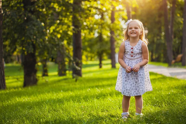 Cute Happy Girl Playing Sunny Summer Park — Stock Photo, Image