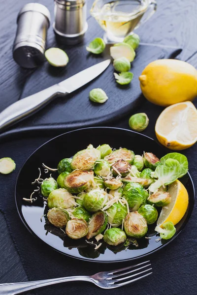 Homemade Roasted Brussel Sprouts Parmesan Cheese Lemon Salt Pepper Black — Stock Photo, Image