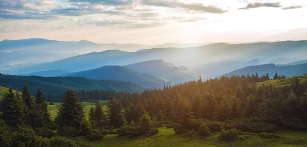 Гарний Схід Сонця Карпатських Гір Пейзажна Фотографія — стокове фото