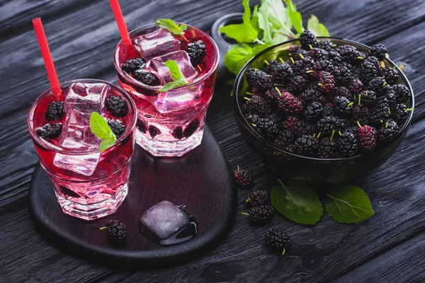 Mulberry Cocktail Ice Fresh Mint Black Wooden Table Refreshing Summer — Stock Photo, Image