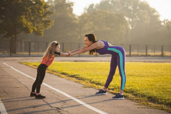 Máma Dcera Ranní Sportovní Trénink Dělat Warm Zdravý Životní Styl — Stock fotografie