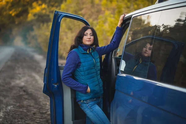 Young Beautiful Brunette Woman Driver Car Autumn Forest — Stock Photo, Image