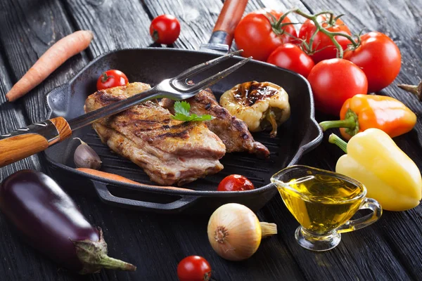 Lombo Panela Grelha Osso Com Legumes Frescos — Fotografia de Stock