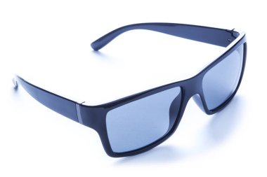 siyah güneş gözlüğü. Beyaz arka plan üzerinde izole