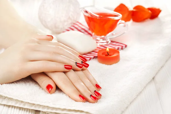 Beautiful Red Manicure Dekor Towel White Wooden Table Spa — Stock Photo, Image