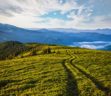 Karpat Dağları'nda güzel gündoğumu