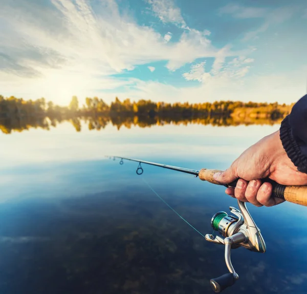 Pesca com vara no lago — Fotografia de Stock