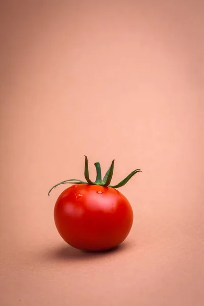 Mise Page Rouge Créative Faite Tomate Pose Plate Concept Alimentaire — Photo