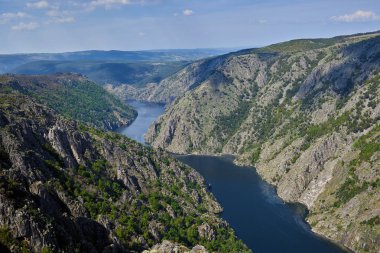 Yukarıdaki Sil Canions