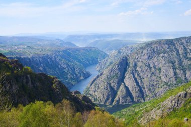 Yukarıdaki Sil Canions