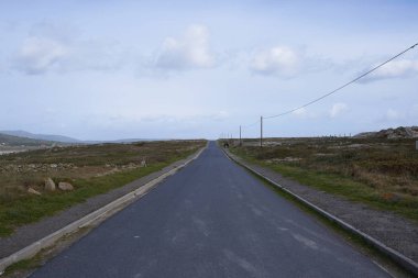 Galiçya'da boş düz yol