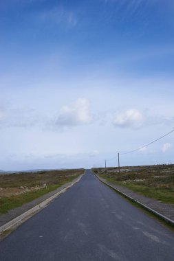 Galiçya'da boş düz yol