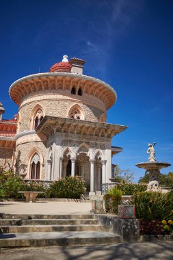 Sintra, Portekiz'deki Monserrate Sarayı girişi