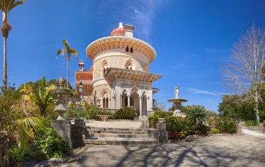 Sintra, Portekiz'deki Monserrate Sarayı'nın panoramik manzarası