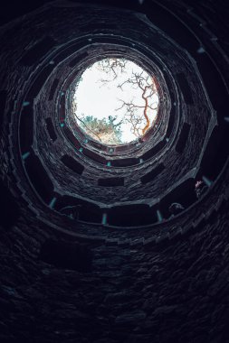 Quinta da Regaleira, Sintra, Portekiz'de inisiyasyon