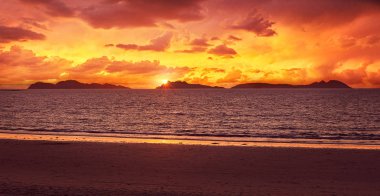 Vigo 'dan Cies Adalarının manzarası