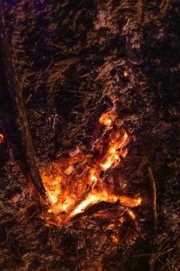 Yukarıdan yanan kül dokusu.