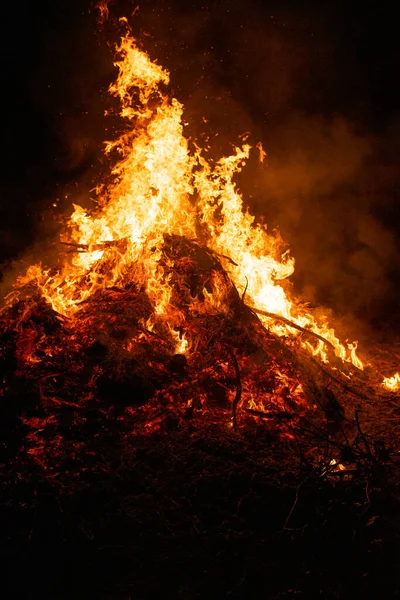 Grand Feu Joie Brûlant Dans Nuit — Photo