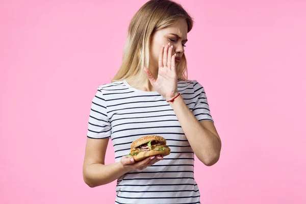 Beautiful Woman Hamburger Disgusted Isolated Background — Stock Photo, Image