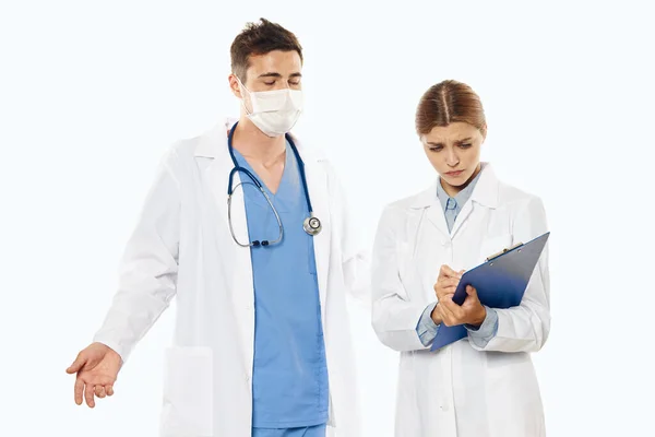 Young Doctor Nurse Studio Talking Isolated Background — Stock Photo, Image