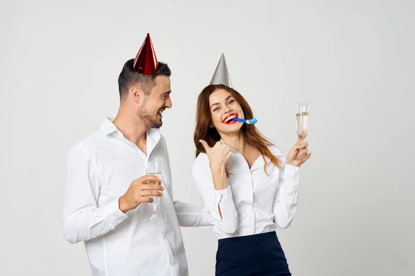 Retrato Jovem Belo Casal Celebrando Aniversário Com Champanhe — Fotografia de Stock