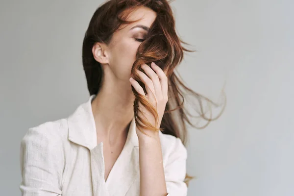 Junge Schöne Frau Posiert Studio — Stockfoto