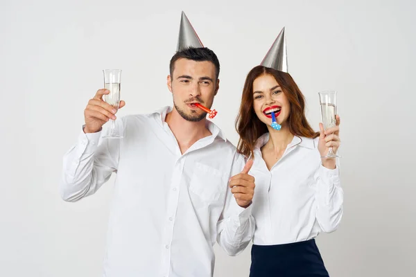 Portrait Jeune Beau Couple Célébrant Son Anniversaire Avec Champagne — Photo