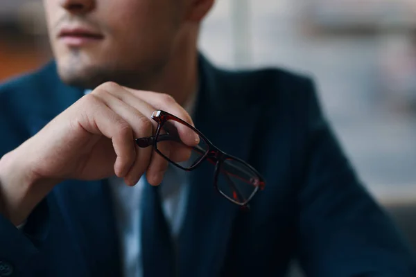 Joven Hombre Negocios Con Gafas Oficina — Foto de Stock