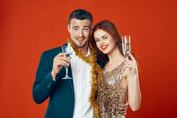 Portrét Mladého Krásného Páru Oslavujícího Nový Rok Šampaňským — Stock fotografie