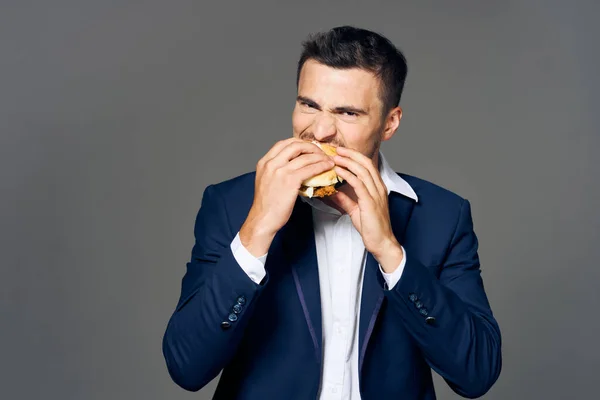 Jeune Homme Avec Hamburger Studio — Photo