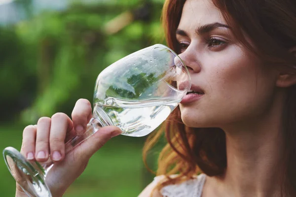 Young Beautiful Woman Drinking Wine — Stock Photo, Image